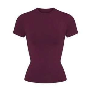 Skims Smoothing Tee - Deep Berry - Medium